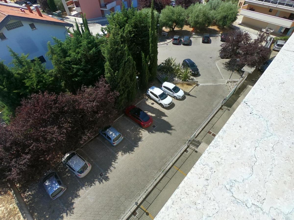 Apartamento ATTICO con TERRAZZO, VIA DEL BORGO Montesilvano Marina Exterior foto