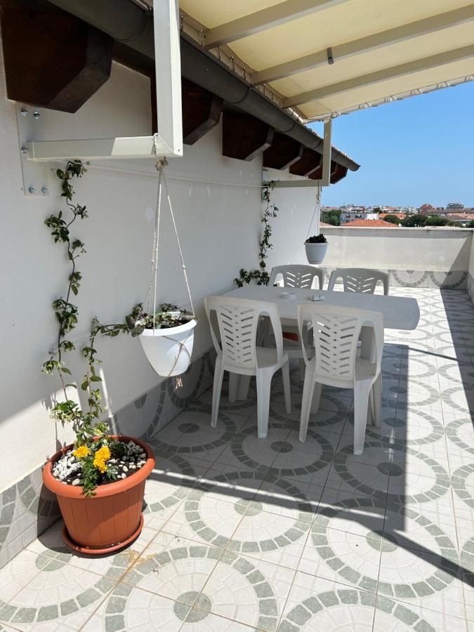 Apartamento ATTICO con TERRAZZO, VIA DEL BORGO Montesilvano Marina Exterior foto
